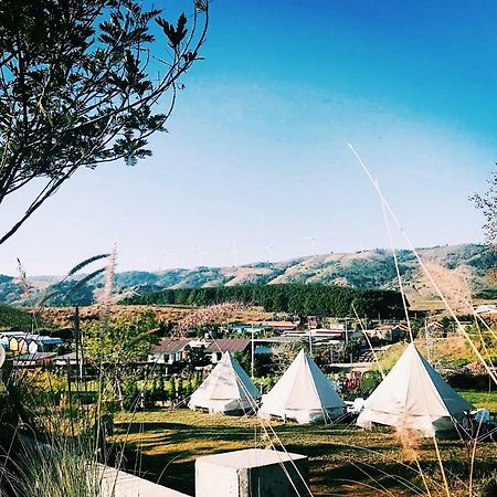 Hotel Kondee Cino Cafe & Glamping Khao Kho Esterno foto