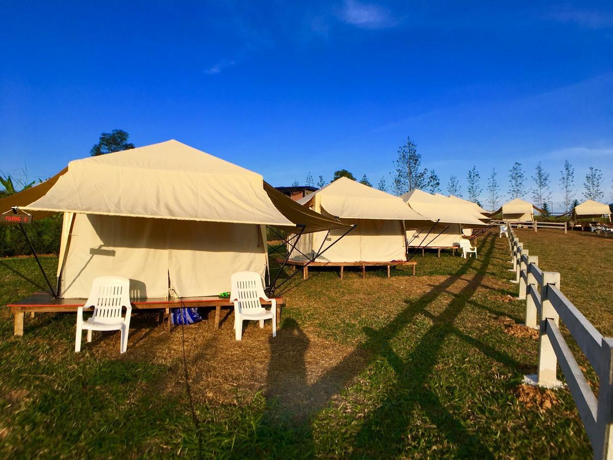 Hotel Kondee Cino Cafe & Glamping Khao Kho Esterno foto