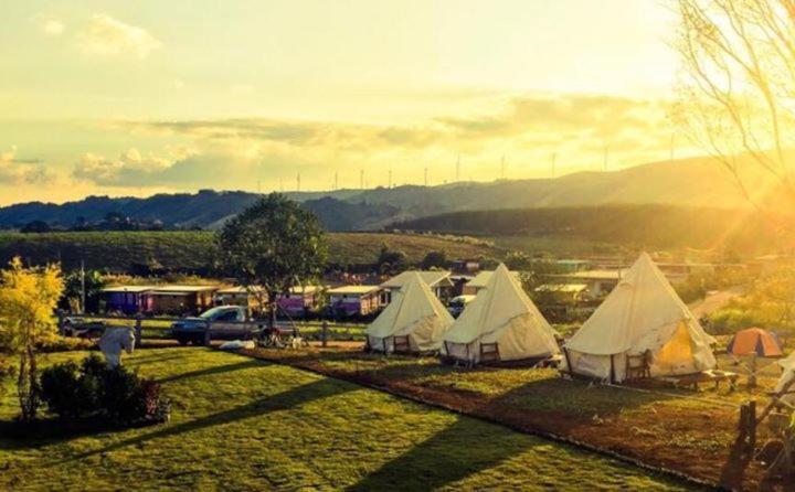 Hotel Kondee Cino Cafe & Glamping Khao Kho Esterno foto