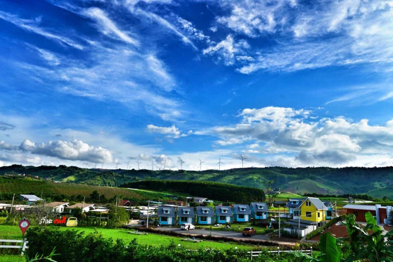 Hotel Kondee Cino Cafe & Glamping Khao Kho Esterno foto