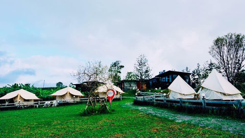 Hotel Kondee Cino Cafe & Glamping Khao Kho Esterno foto