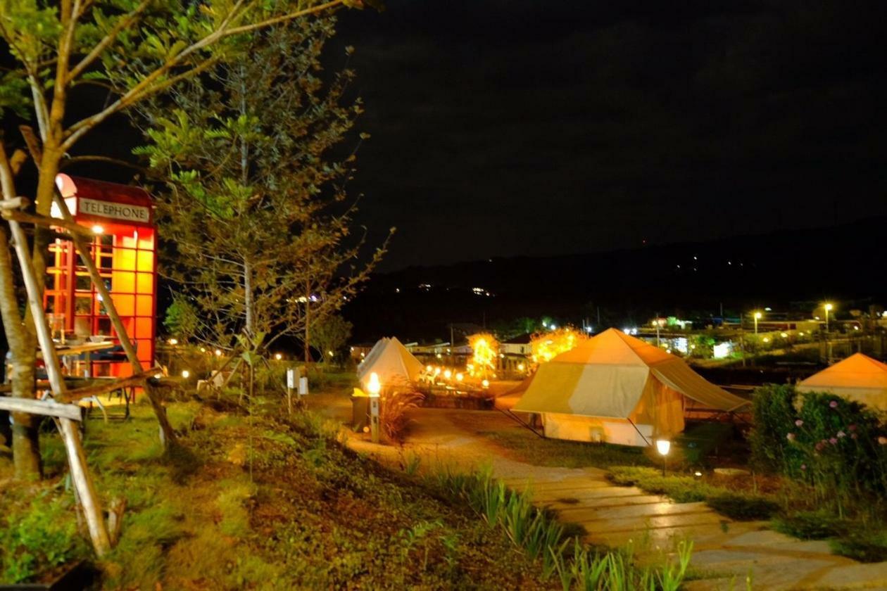 Hotel Kondee Cino Cafe & Glamping Khao Kho Esterno foto