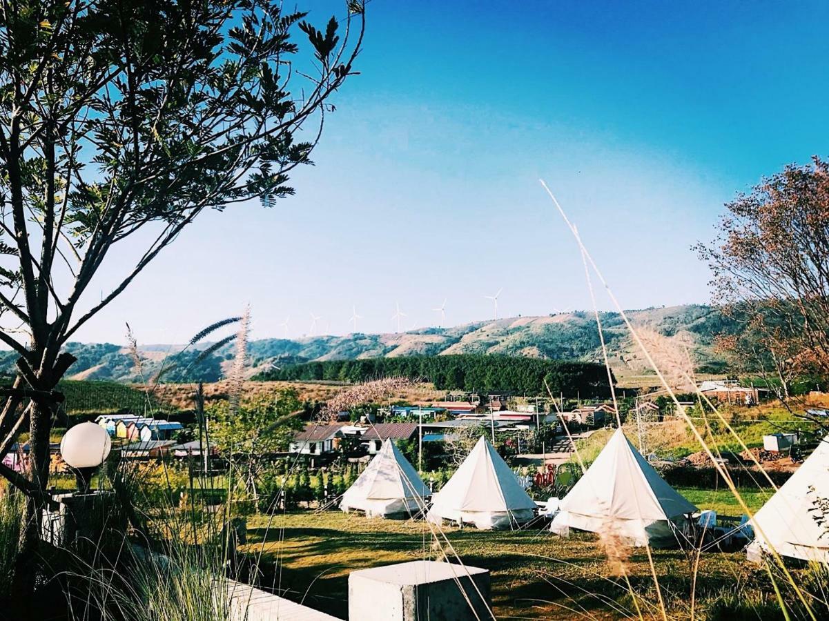 Hotel Kondee Cino Cafe & Glamping Khao Kho Esterno foto
