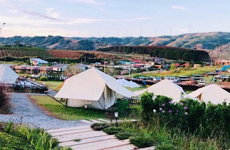 Hotel Kondee Cino Cafe & Glamping Khao Kho Esterno foto