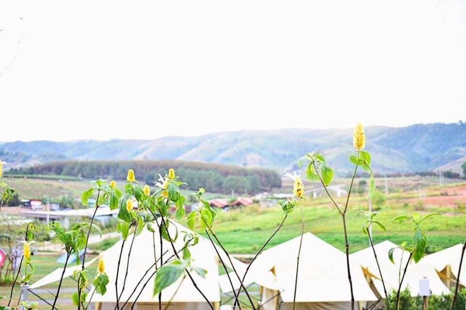 Hotel Kondee Cino Cafe & Glamping Khao Kho Esterno foto