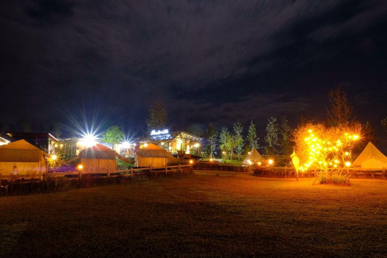 Hotel Kondee Cino Cafe & Glamping Khao Kho Esterno foto