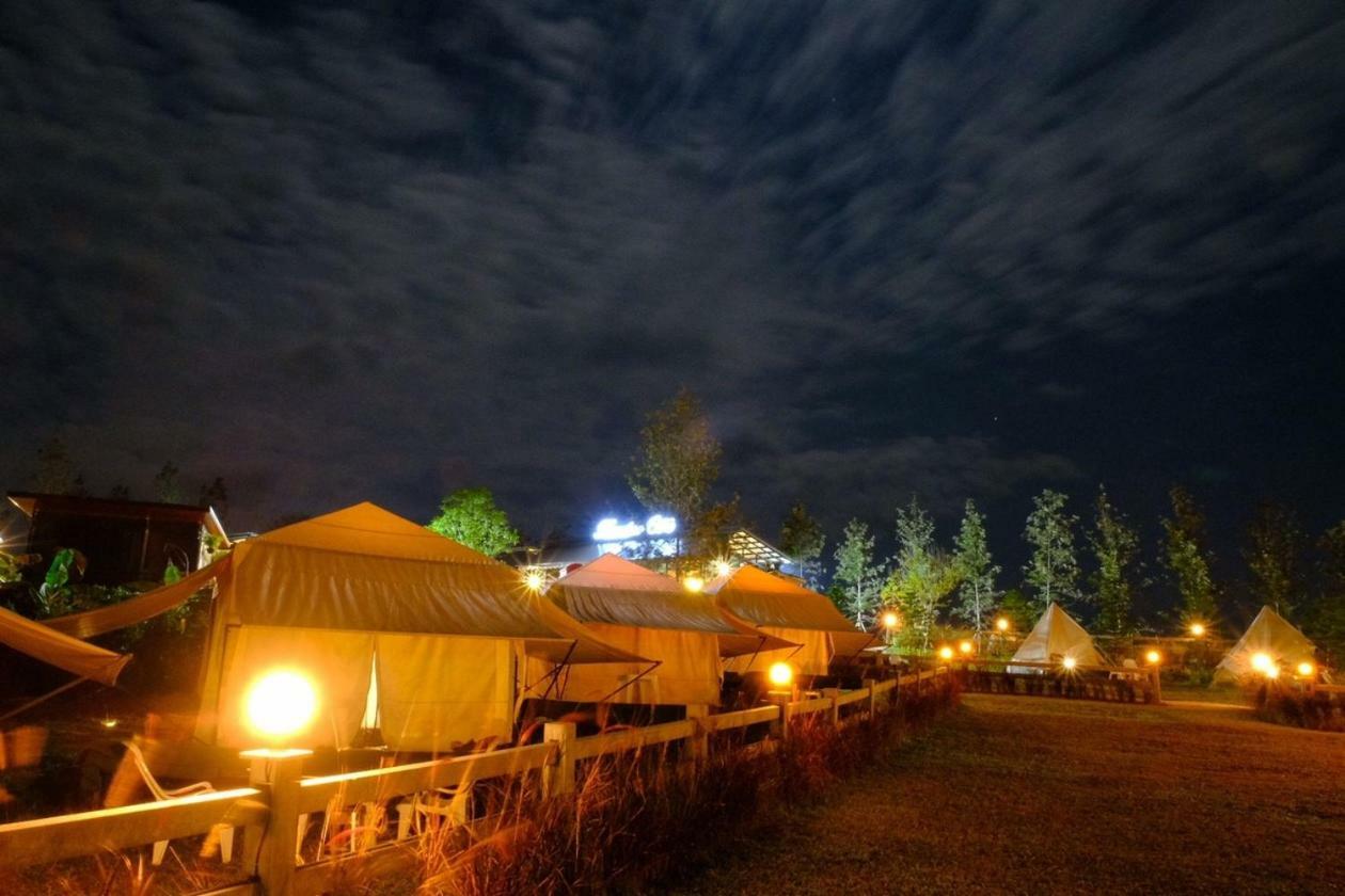 Hotel Kondee Cino Cafe & Glamping Khao Kho Esterno foto