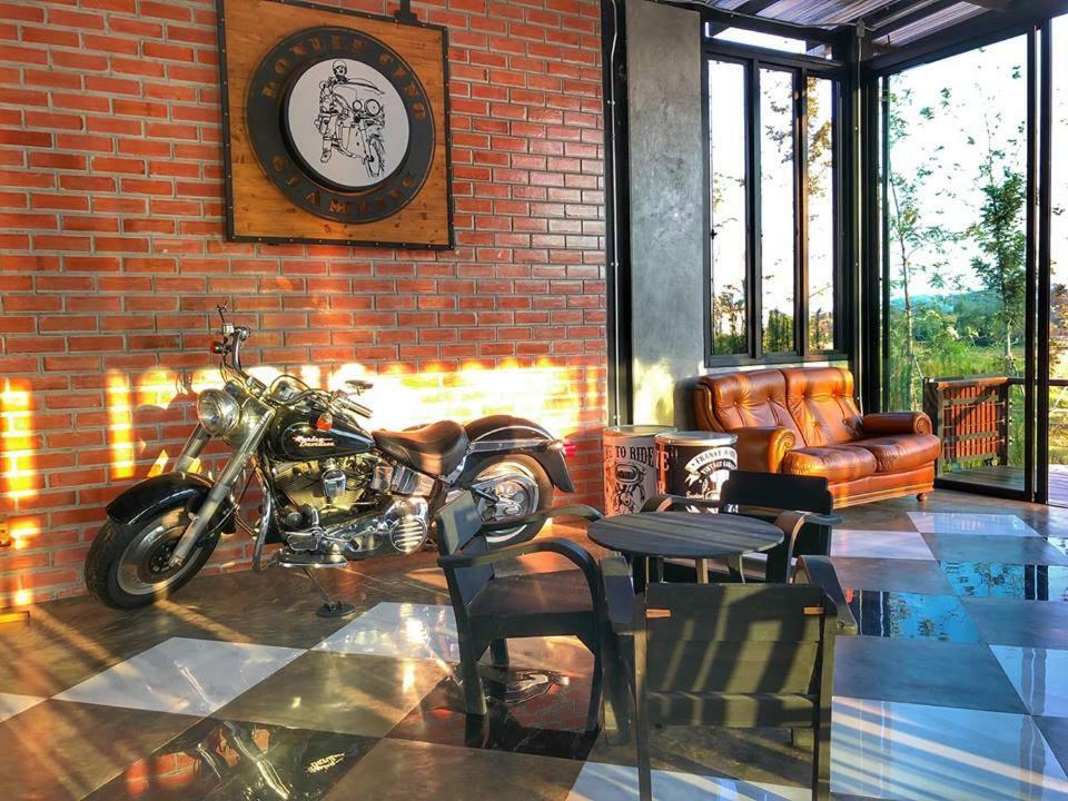 Hotel Kondee Cino Cafe & Glamping Khao Kho Esterno foto