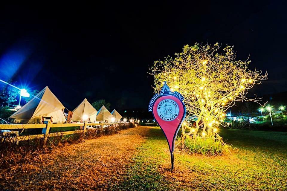 Hotel Kondee Cino Cafe & Glamping Khao Kho Esterno foto