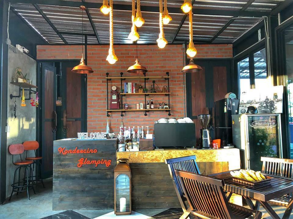 Hotel Kondee Cino Cafe & Glamping Khao Kho Esterno foto